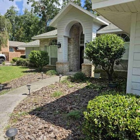 Bush Trimming by Lonnie West reviewed on April 24, 2024