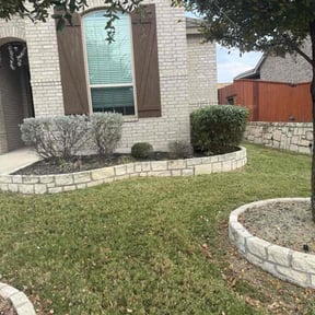 Bush Trimming by Fazal Management Group LLC reviewed on November 18, 2025