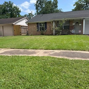 turf care by Hanahan Lawn Care LLC reviewed on August 21, 2025