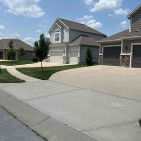 yard service by Cameron's Lawn and Landscape reviewed on December 3, 2025