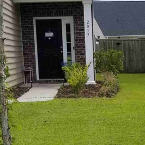 Bush Trimming by A Lawn Service reviewed on August 16, 2025