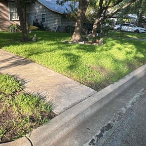 landscape maintenance by Grays lawn service reviewed on August 19, 2025