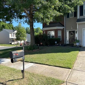 landscape maintenance by R&amp;M lawncare reviewed on July 12, 2022