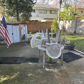 Leaf Removal by Cavender Landscaping reviewed on August 15, 2025