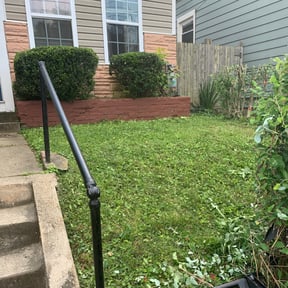 Bush Trimming by OC Lawncare reviewed on September 11, 2024