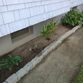 Flower Bed Weeding by NEW CREATION LAWN PROFESSIONALS reviewed on August 14, 2025