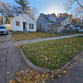 Leaf Removal by G3 Concrete LLC. (Concrete, Lawn &amp; Snow Clearing Services) reviewed on November 19, 2025