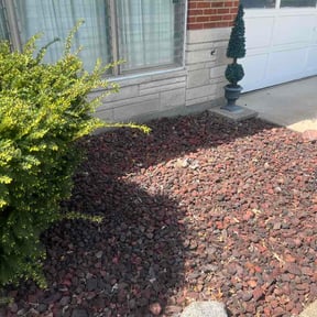 Flower Bed Weeding by Quintero landscaping services reviewed on April 9, 2026