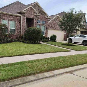 yard maintenance by RiverTown Lawn Care LLC reviewed on August 16, 2025