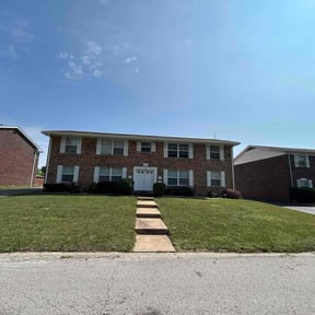 Bush Trimming by The Lawn Queen Care Services reviewed on October 21, 2025