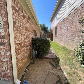 Bush Trimming by Howard Landscaping reviewed on August 19, 2026