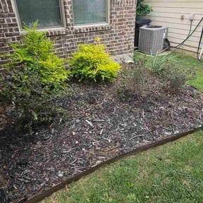lawn care services by Top Landscape Maintenance LLC reviewed on April 13, 2025