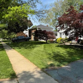 landscaping by J&M Mowing reviewed on August 17, 2025