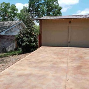 Bush Trimming by B.mendoza lanscaping reviewed on June 11, 2025