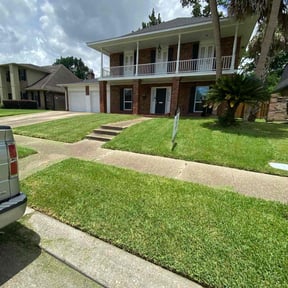 landscaping by Discount Mowing reviewed on August 14, 2025