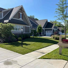 landscape maintenance by José Peraza All House Service reviewed on April 28, 2024