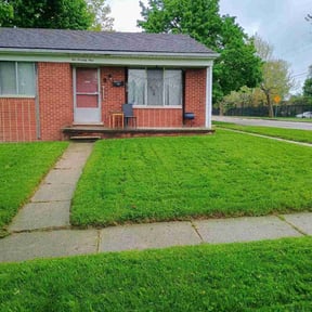 yard work by CJWV Grass Company reviewed on August 1, 2025