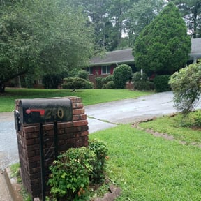 Bush Trimming by NextDoor lawn care service reviewed on November 18, 2025