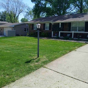 yard care by Jordan's Lawn Service reviewed on February 23, 2024