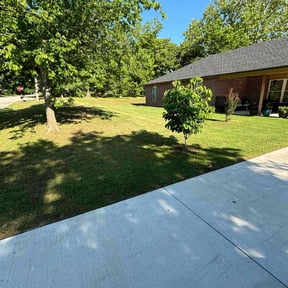 turf care by Sargent Lawncare reviewed on April 17, 2024