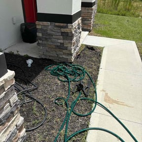 Flower Bed Weeding by USA Lawncare Inc reviewed on October 22, 2025