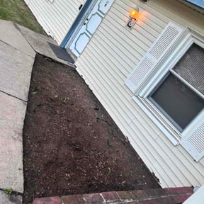 Flower Bed Weeding by JL Property Management reviewed on May 15, 2026