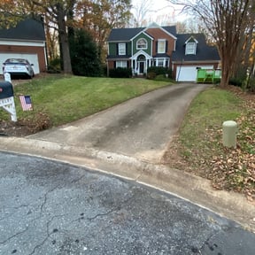 Leaf Removal by Finns landscaping reviewed on September 14, 2025