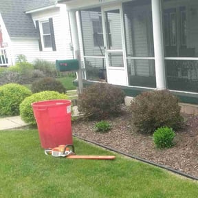 Bush Trimming by HewettsLawnWorks reviewed on August 19, 2025