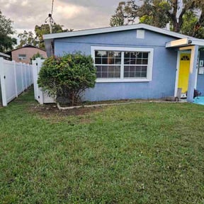 Bush Trimming by God&#039;s blessing on the company reviewed on October 24, 2025