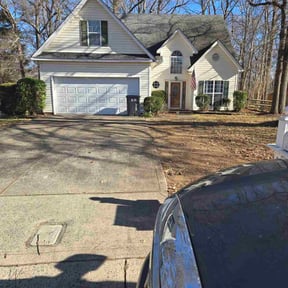 Bush Trimming by Pete’s Elite Lawn Care LLC reviewed on December 29, 2025