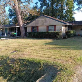 landscape maintenance by Raincrow Landscape and Mowing reviewed on November 19, 2025