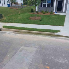 lawn maintenance by DuWalt Delvin Enterprises dba/Professional Lawn Maintenance Partners reviewed on August 21, 2025