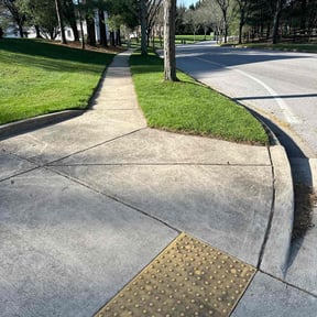 landscape maintenance by Green City Landscaping Co LLC reviewed on August 20, 2025