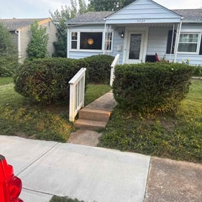 Bush Trimming by J&amp;E Property Pros LLC. reviewed on November 6, 2025