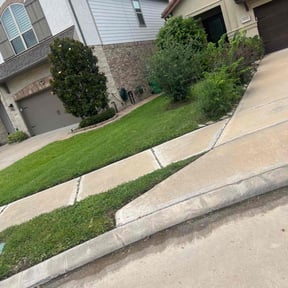 grass cutting by Maiocco's Lawn Care reviewed on August 21, 2025