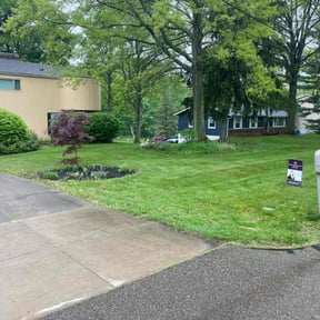 landscape maintenance by JJ&amp;D Property Management reviewed on April 19, 2024