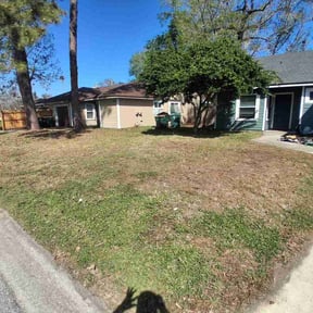 Leaf Removal by Vidco landscaping reviewed on March 12, 2026