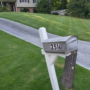 landscape maintenance by Catlin's Lawn Care reviewed on August 19, 2025