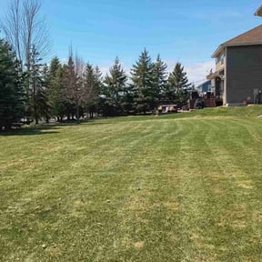 lawn maintenance by Jay's Resource reviewed on April 12, 2024