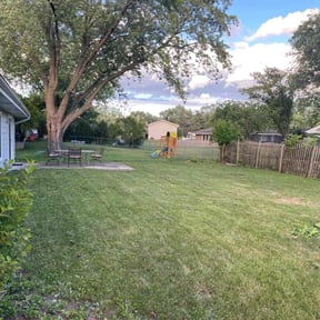 lawn care services by Stephen Reynolds reviewed on April 20, 2024