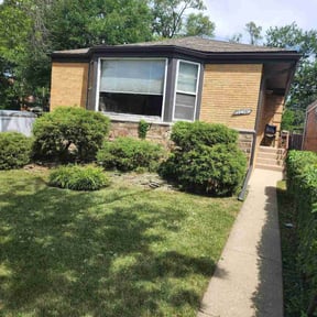 Bush Trimming by Chek'Rd Lawn Service reviewed on August 17, 2025