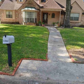 landscaping by St Charles Services reviewed on April 23, 2024