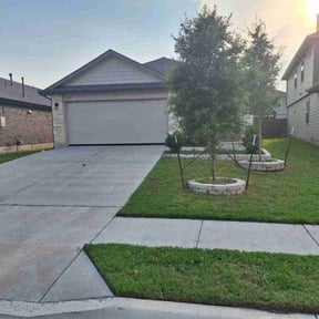 gardening service by Big Sir Lawn Service And Helping Hands reviewed on January 1, 2026