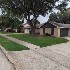 yard maintenance by Happy yards reviewed on November 30, 2025