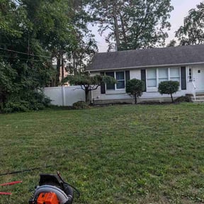 Leaf Removal by Perea Landscaping llc reviewed on August 16, 2026
