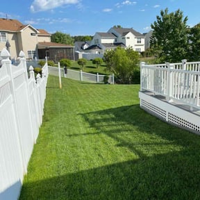 yard work by WB Hardy Lawncare reviewed on November 27, 2024