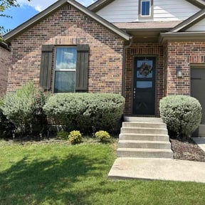 Bush Trimming by Project&#039;s Empire LLC reviewed on October 21, 2025