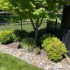 Flower Bed Weeding by Fastway Lawn Care reviewed on May 17, 2026