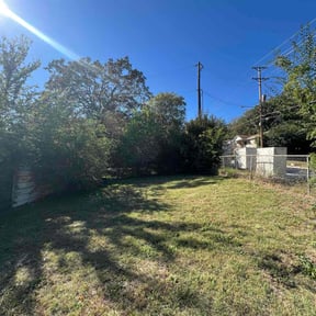 Bush Trimming by Eleazar's Lawn Care reviewed on November 24, 2025