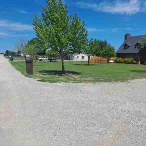 yard maintenance by Mos Landscaping Service reviewed on August 20, 2025